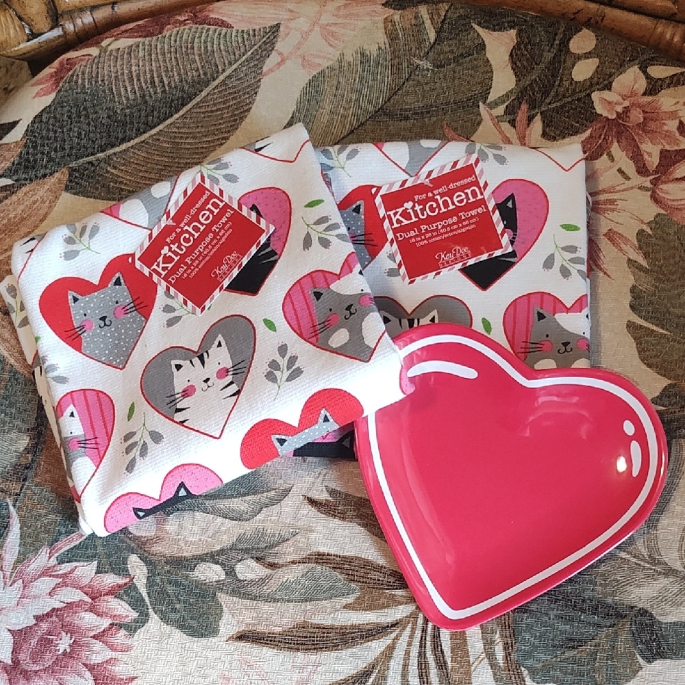 VALENTINE CAT TOWEL & DISH SET